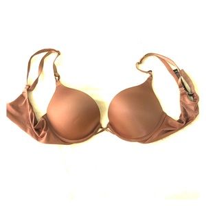 Victoria’s Secret Push up bra Bombshell dark pink